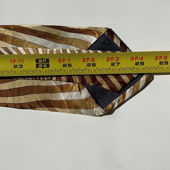 Farentio. Ferre Italian designer Golden striped handmade silk tie. - Picture 8 of 8